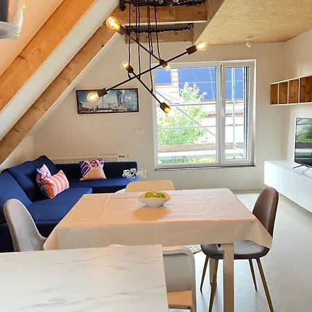 Group Stay Near Ber Airport - 2 Private Apartments Apartman Berlin