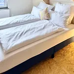 아파트 Group Near Ber Airport - 2 Private