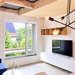 Group Near Ber Airport - 2 Private Berlino