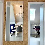 Group Near Ber Airport - 2 Private Appartamento