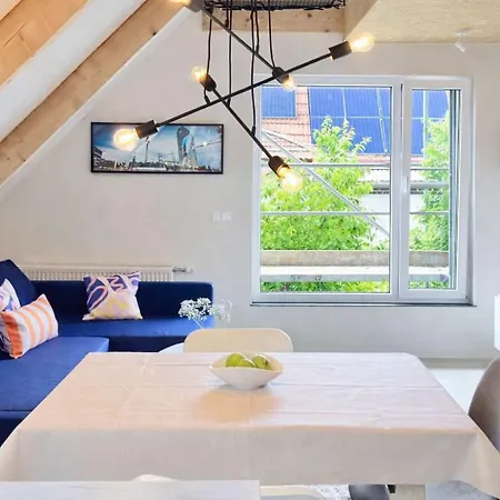 Group Near Ber Airport - 2 Private Berlin