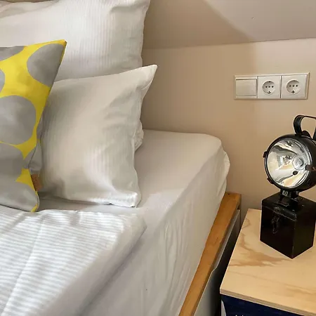 Group Near Ber Airport - 2 Private Apartment Berlin