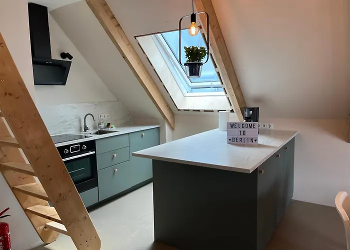 Group Stay Near Ber Airport - 2 Private Apartments Lägenhet *