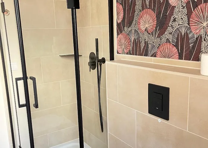 Group Stay Near Ber Airport - 2 Private Apartments Berlin