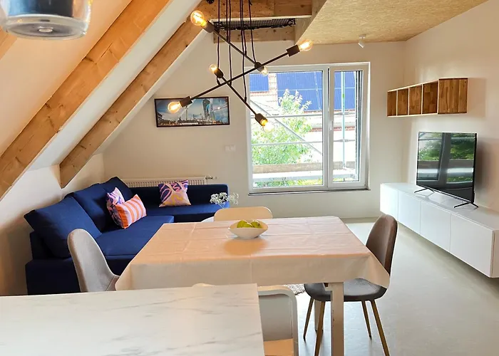 Group Stay Near Ber Airport - 2 Private Apartments Lägenhet Berlin