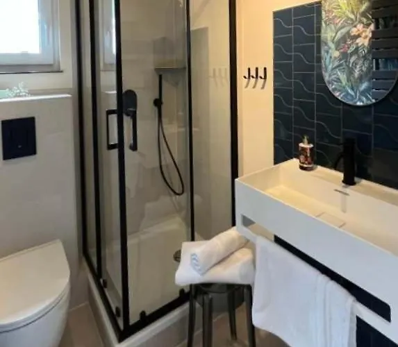 Apartment Group Near Ber Airport - 2 Private *