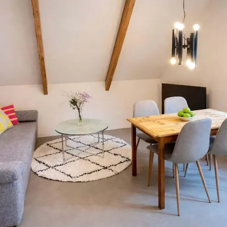 Group Near Ber Airport - 2 Private