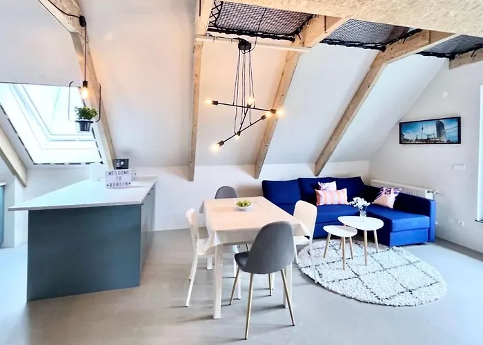 Group Near Ber Airport - 2 Private דירה