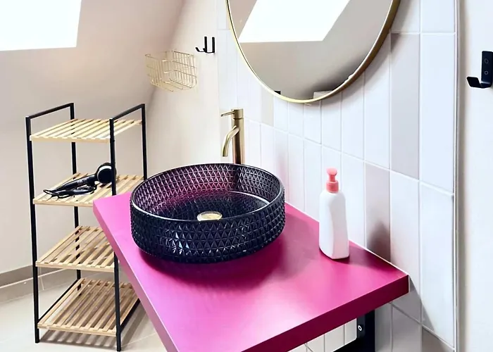 Group Near Ber Airport - 2 Private