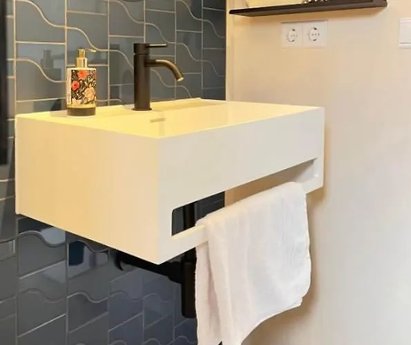 דירה Group Near Ber Airport - 2 Private