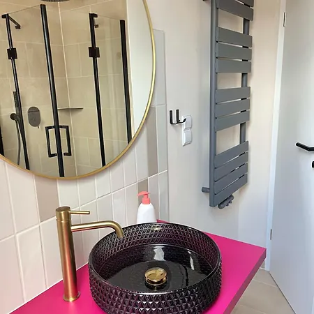 Quiet&cozy Perfect For Groups & Families & Business Trips, Near Ber Airport Appartement