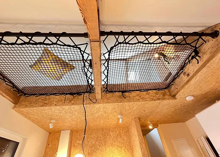 Group Stay Near Ber Airport - 2 Private Apartments Daire *